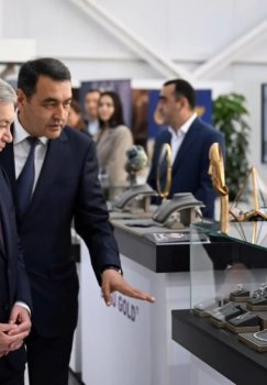 Shavkat Mirziyoyev Farg'onadagi yangi Investorlarga xizmat ko'rsatish markazini ko'zdan kechirdi