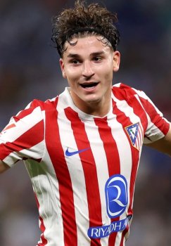 "Barselona" Xulian Alvaresni Levandovskining o'rniga asosiy nomzod deb bildi