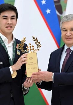 Prezident Javohir Sindorovni tarixiy g'alabasi uchun davlat mukofoti bilan taqdirladi