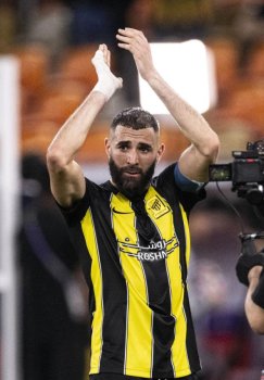 Bergkamp: Benzema yosh hujumchilar uchun ideal namuna