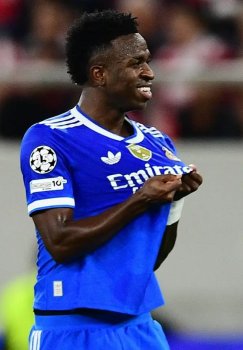 Vinisius Junior signs a contract with Real until 2031