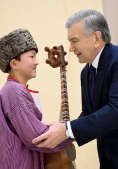 На собрании президента ученику 4-го класса подарили автомобиль