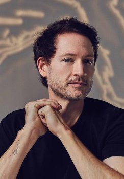 Bioxaker Jonson yoshartirish uchun million dollar so'radi