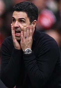 Gari Nevill "Arsenal" yarim himoyachisi Martin Subimendining o'yinini tanqid qildi