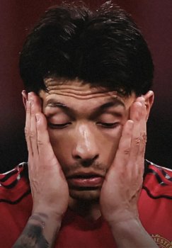 Официально подтверждена трехматчевая дисквалификация Лисандро Мартинеса