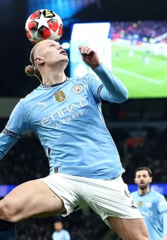 Xolan Manchester is planning to leave the club