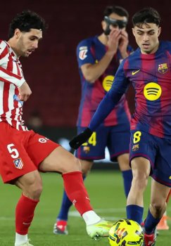 "Барселона" выиграла, но в финал вышел "Атлетико"