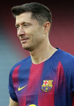Lewandowski gave three months for his future at Barcelona