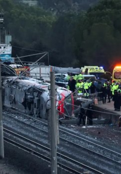 Two trains collided in Spain: 39 people died
