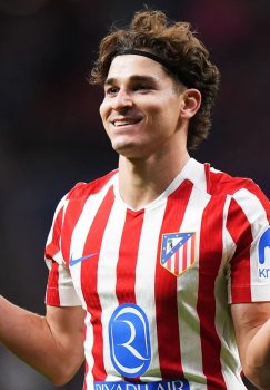 Aguero Julian Alvarezga Barselona klubini tanlashni maslahat berdi