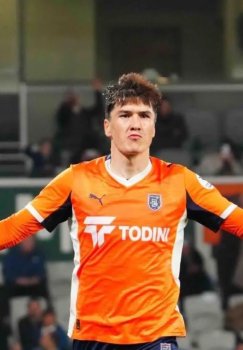 Эльдор Шомуродов официально стал игроком стамбульского «Башакшехира»