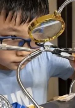 Xitoylik o'smir uy sharoitida haqiqiy aviatsiya dvigatelini yasadi