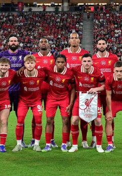 "Liverpool" забил три гола с углового и создал историю