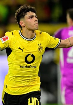 «Borussiya Dortmund» «Eyntraxt»ni mag'lub etib ikkinchi o'rinni naqd qildi
