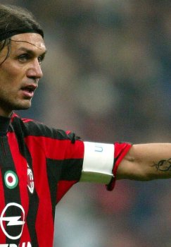 Sol Kempbell Paolo Maldinini tarixdagi eng yaxshi himoyachi deb bildi