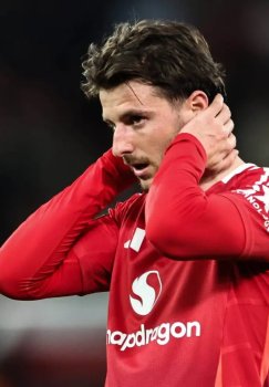 Meyson Mauntning kelajagi Manchester Yunaytedda noaniq.