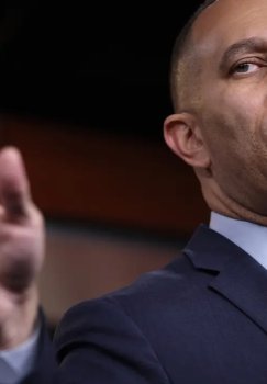 Jeffris AQShda siyosiy tizimni o'zgartirish zarurligini e'tirof etdi