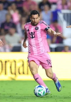 Messi 900-gollik marraga yaqinlashmoqda