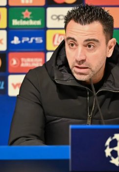 Laporta: Xavi "Barselona"ni qayta qurishni talab qilgan