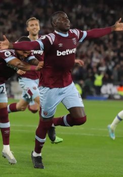 Kurt Zuma "Al-Vasl" klubiga o‘tdi