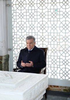 President Mirziyoyev held a memorial ceremony at the mausoleum of Islam Karimov