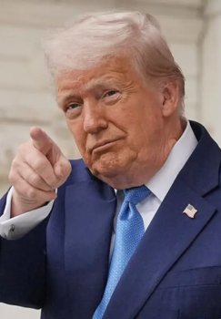 The Guardian Trampning Eron rejasini neft va shaxsiy talablar deb tanqid qildi