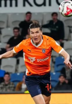 Eldor Shomurodov Turkiya chempionatida turning ramziy terma jamoasiga kiritildi