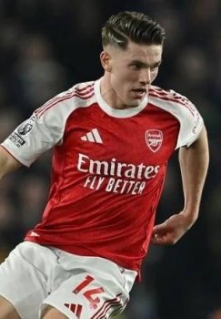 "Arsenal" Angliya Kubogida "Mansfild Taun"ni mag'lub etdi