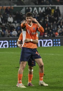 Eldor Shomurodov Turkiya chempionatining eng yaxshi to'purari bo'ldi