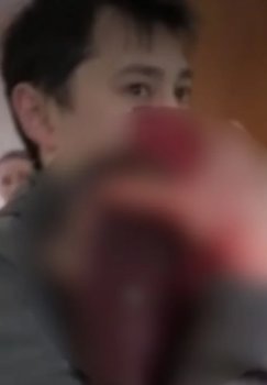 Qozogistonda bino bezagi tushib uch yoshli bola jarohatlandi