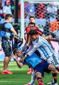FIFA Leandro Paredesni o'nta xalqaro o'yinga chetlatishga qaror qildi