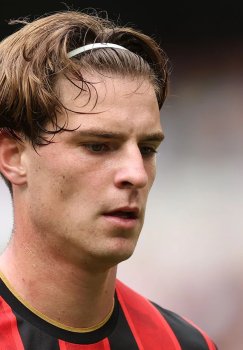 «Bornmut» Aleks Skott transferi bo'yicha «Arsenal» taklifini rad etdi