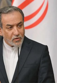 Iran's Foreign Minister said that choosing a new leader is not problematic.