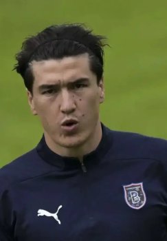 Eldor Shomurodov "Bashakshehir"ga to‘liq o‘tdi