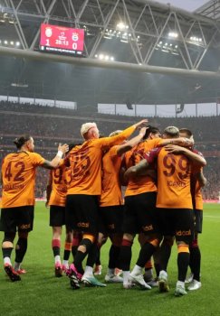 Galatasarayda moliyaviy inqiroz: futbolchilar maoshsiz qoldi