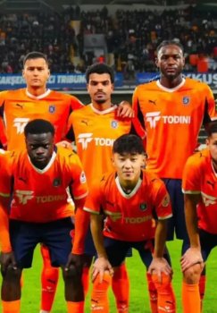 Fayzullayev va Shomurodov 90 daqiqa maydonda to‘p surdi