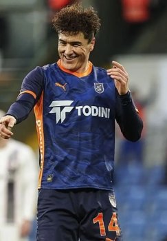 Eldor Shomurodov: “Bashakshehir”ning hujumdagi aqlli yetakchisi