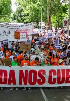 Madridda minglab aholi uy-joy narxi oshishiga qarshi namoyishga chiqdi