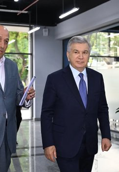 Shavkat Mirziyoyev Inspects the New Pavilion Shopping Complex in Tashkent