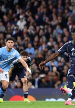 Abduqodir Husanov Manchester Siti tarkibida asosiy himoyachi