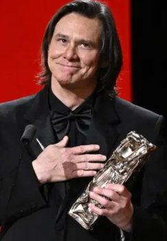 Джим Керри получил почетную премию "Сезар" во Франции