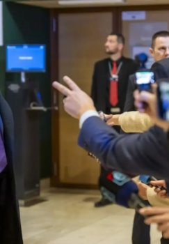 Tramp Grenlandiyani sotib olish rejasidan voz kechdi