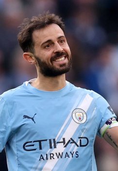 Yuventus Bernardo Silva transferi uchun Barselona bilan raqobatlashmoqda