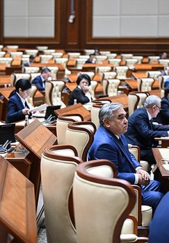 Senat inson huquqlarini himoya qilishga oid qonunni muhokama qildi