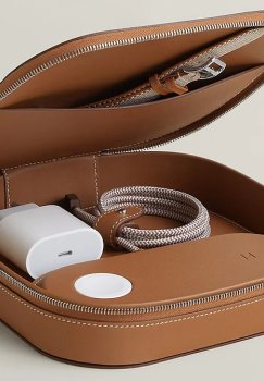 Hermes Presents a Bag with Charging System for Apple Devices