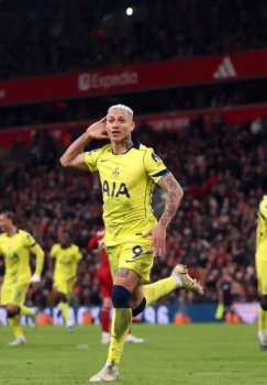 The dramatic match between Liverpool and Tottenham ended in a draw