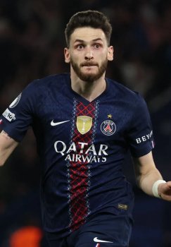 Xvicha Kvarasxeliya «PSJ» klubini tark etish niyatida emas