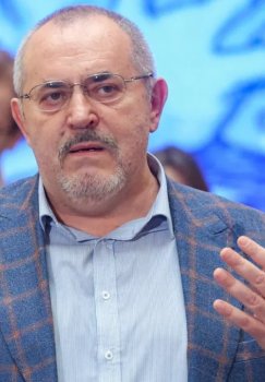 Rossiyalik siyosatchi Boris Nadejdin Moskvada politsiya tomonidan ushlandi