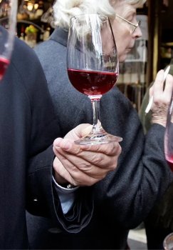 Dunyoda vino iste’moli so‘nggi oltmish yillikdagi eng past darajaga tushdi