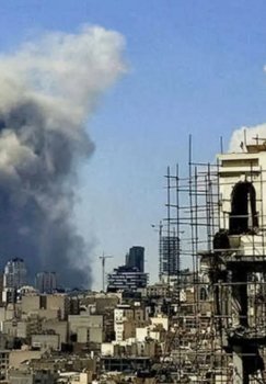 Eron raketasi zarbasidan keyin Isroilda katta kimyo zavodi yonib ketdi